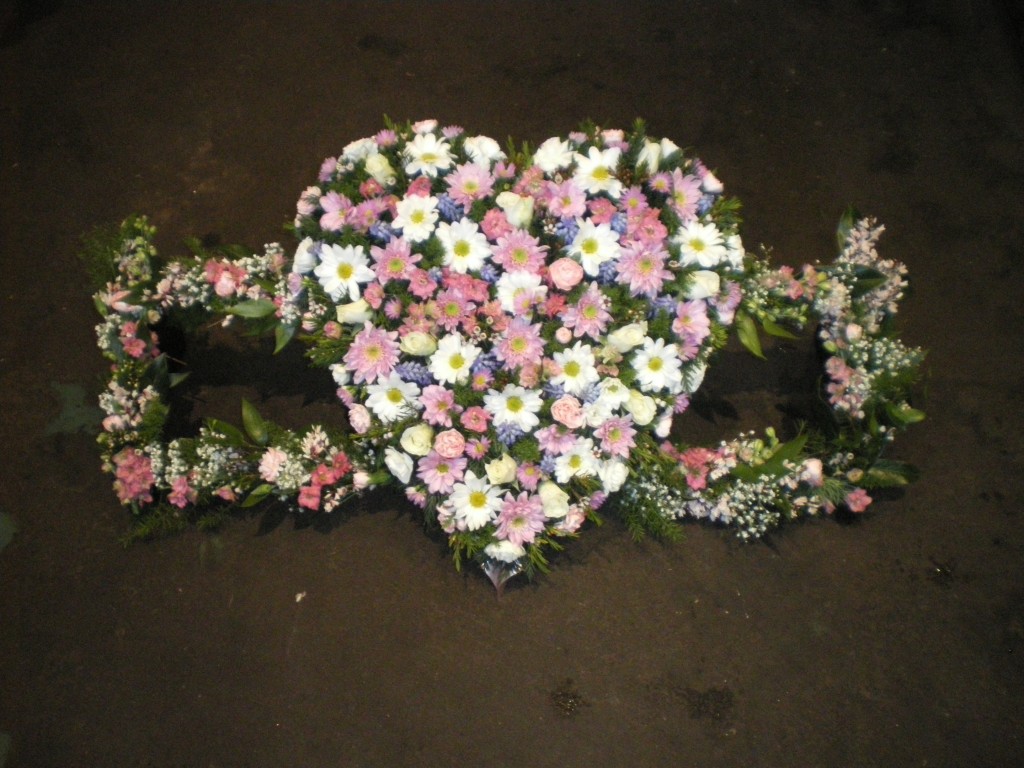 17 Loose Solid Heart | With Stand, Pinks, Lilacs, White, Radcliffe Florist